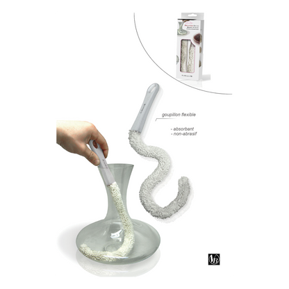 Emilie VinBouquet cleansing brush