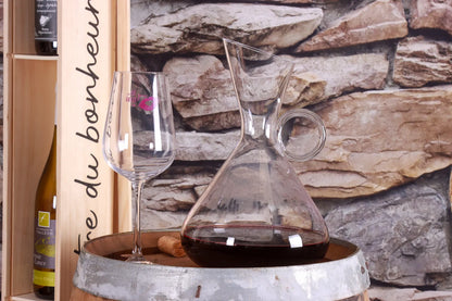 Segalin decanter with bevelled spout and handle 1.6l