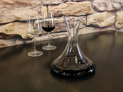 Gamay carafe with beveled spout and flat bottom, 1.4l