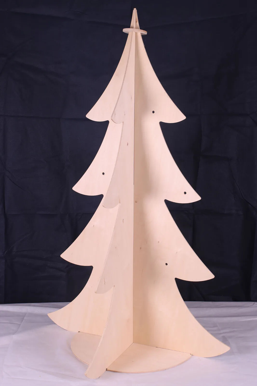Natural wood Christmas tree 80x130cm (delivered flat)
