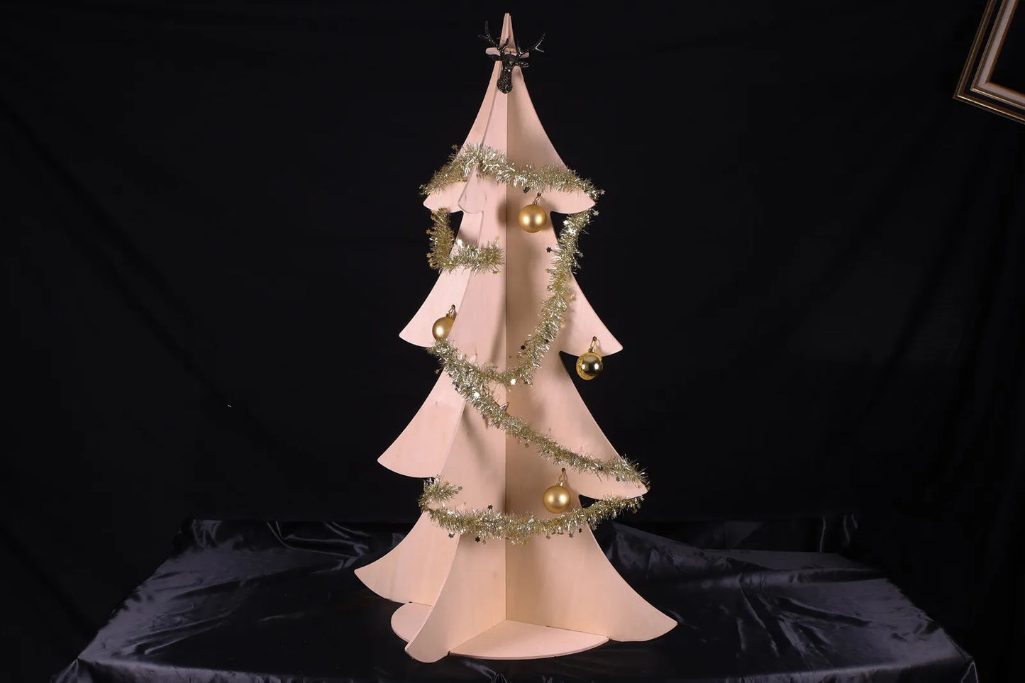 Natural wood Christmas tree 80x130cm (delivered flat)