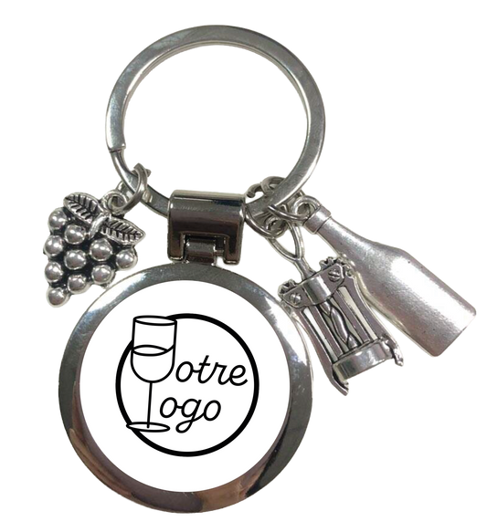 Mika metal pendant keychain
